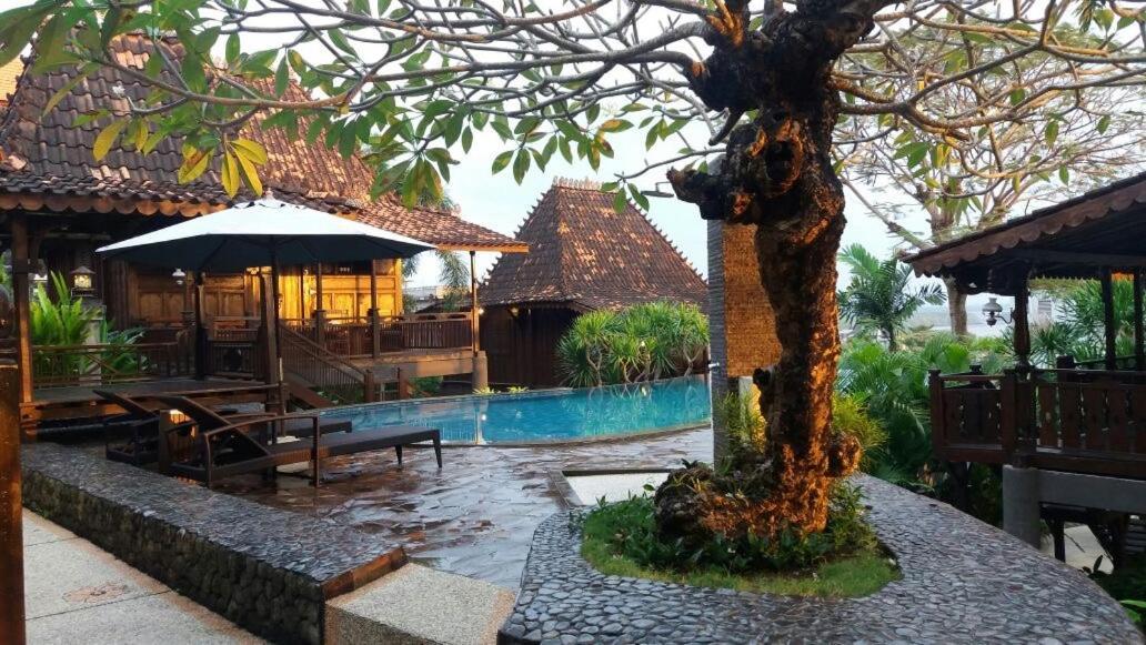 Villa Rumah Kayu Bendesa *